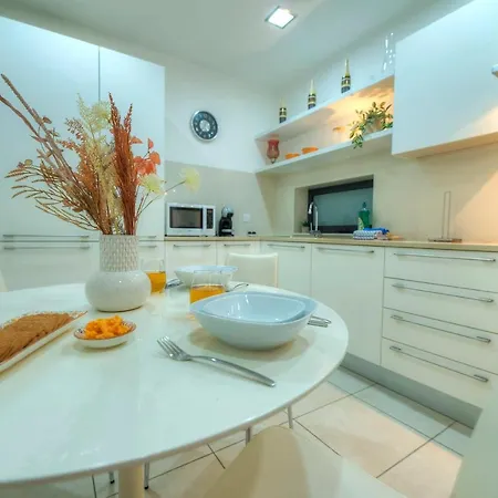Spacious & Inviting 3 Bedroom Flat, Balcony Wpac1-1 San Ġiljan