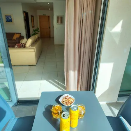 Spacious & Inviting 3 Bedroom Flat, Balcony Wpac1-1 Appartement