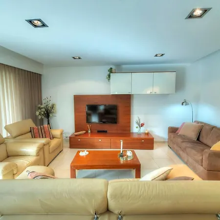 Spacious & Inviting 3 Bedroom Flat, Balcony Wpac1-1 Apartament *