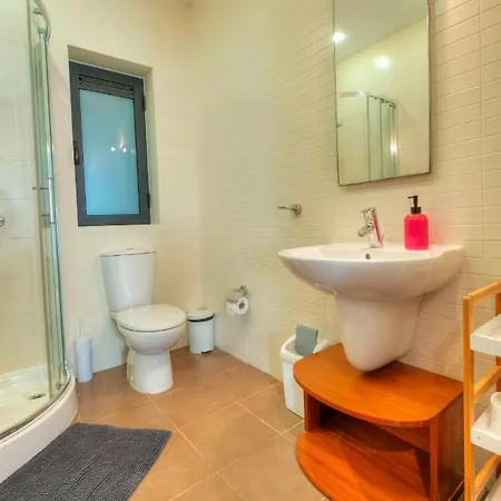 Spacious & Inviting 3 Bedroom Flat, Balcony Wpac1-1 St. Julian's