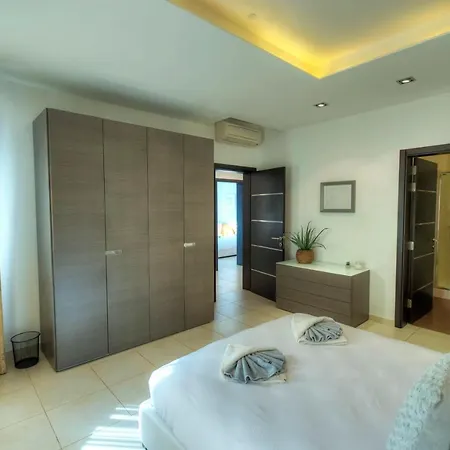 Apartament Spacious & Inviting 3 Bedroom Flat, Balcony Wpac1-1