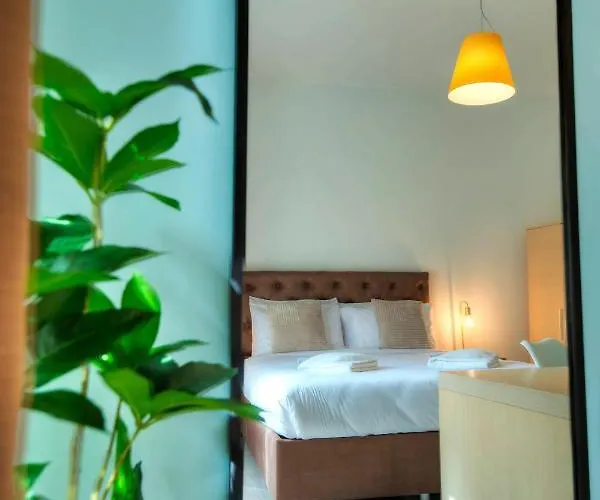 Spacious & Inviting 3 Bedroom Flat, Balcony Wpac1-1 Διαμέρισμα