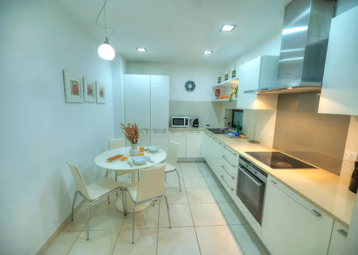 Διαμέρισμα Spacious & Inviting 3 Bedroom Flat, Balcony Wpac1-1