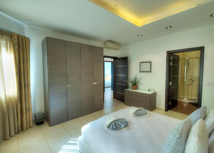 Διαμέρισμα Spacious & Inviting 3 Bedroom Flat, Balcony Wpac1-1