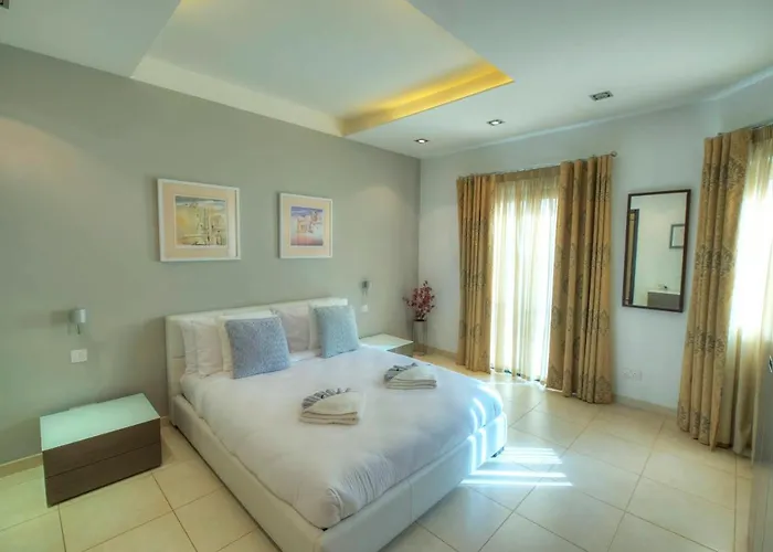 Διαμέρισμα Spacious & Inviting 3 Bedroom Flat, Balcony Wpac1-1 *