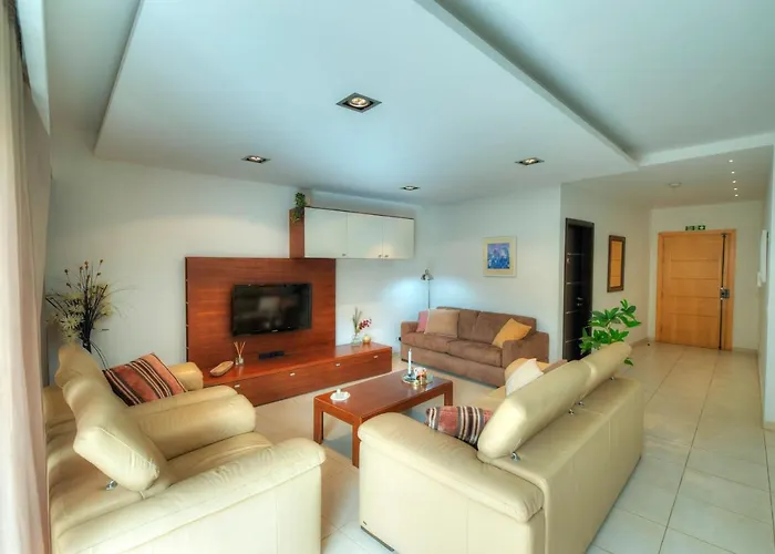 Spacious & Inviting 3 Bedroom Flat, Balcony Wpac1-1 Διαμέρισμα Saint Julian's