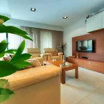 Spacious & Inviting 3 Bedroom Flat, Balcony Wpac1-1 *