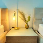 Spacious & Inviting 3 Bedroom Flat, Balcony Wpac1-1 *
